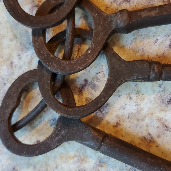 Decorative Keys - Picture 2 of 5